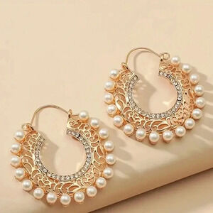 **NEW** gold tone & faux Pearl Earrings -Boho style